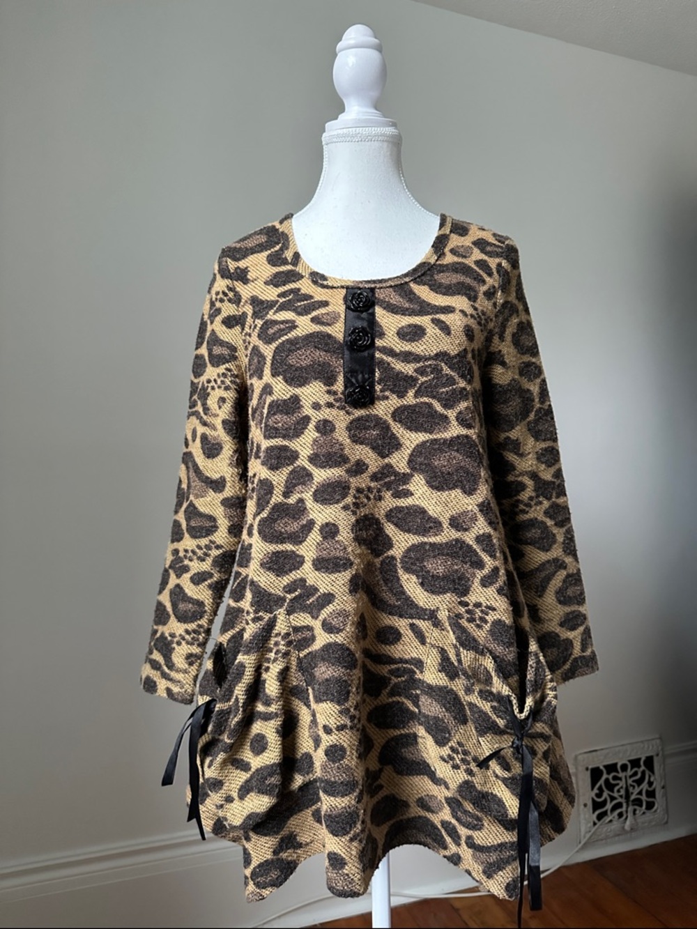 AMANDA COLLECTION Animal Print Lagenlook Boho Peplum Bow Long Sleeve Size Small